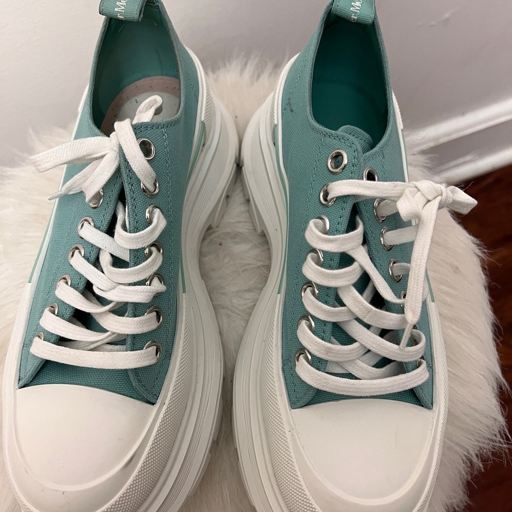 Alexander Mcqueen thread slick lace up sneaker - Picture 10 of 14